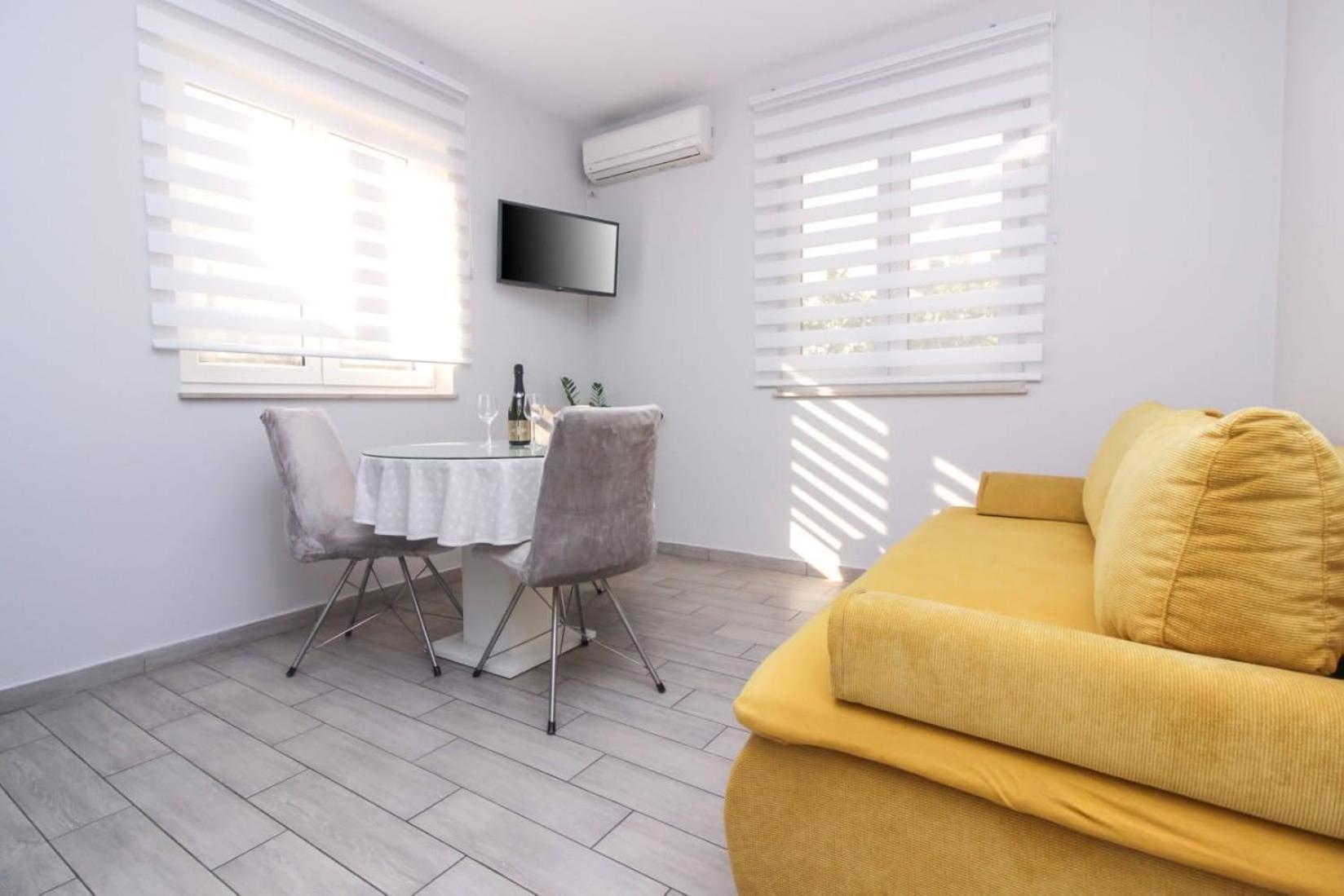 Appartement Pool House Luka à Zadar Extérieur photo